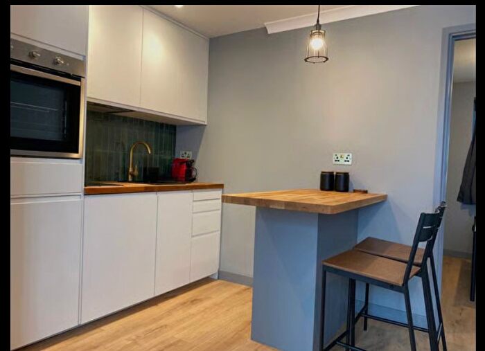1 Bedroom Flat To Rent In Canterbury Road, Morden, SM4