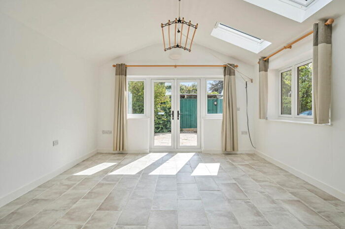 2 Bedroom Detached Bungalow For Sale In Bath Road, Warminster, BA12