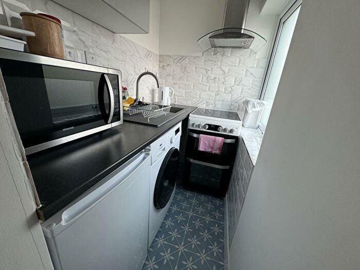 Apartment To Rent In Harefields, Oxford, OX2