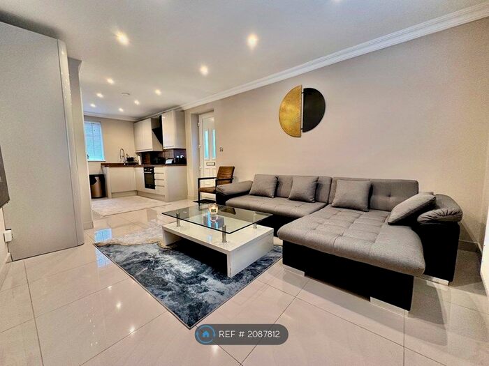 1 Bedroom Terraced House To Rent In Smiths Lane, Windsor, SL4