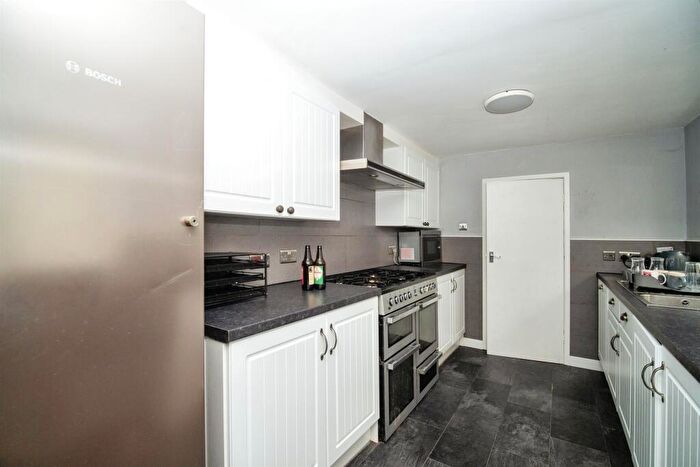 3 Bedroom Terraced House For Sale In Bath Street, Weymouth, DT4