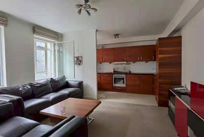 2 Bedroom Flat To Rent In Paramount Court, University Street, London, WC1E