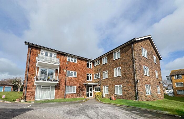 1 Bedroom Flat To Rent In Birkdale, Bexhill-On-Sea, TN39