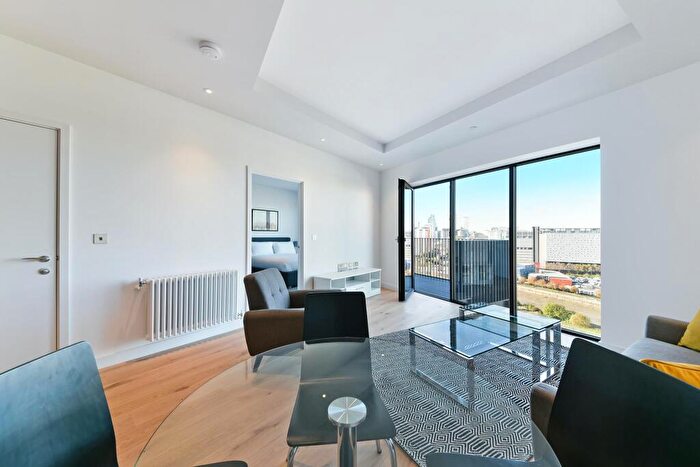 1 Bedroom Apartment To Rent In Modena House, London City Island, London, E14