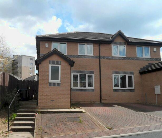 3 Bedroom Semi-Detached House To Rent In Redwood Close, Idle, Bradford, BD10