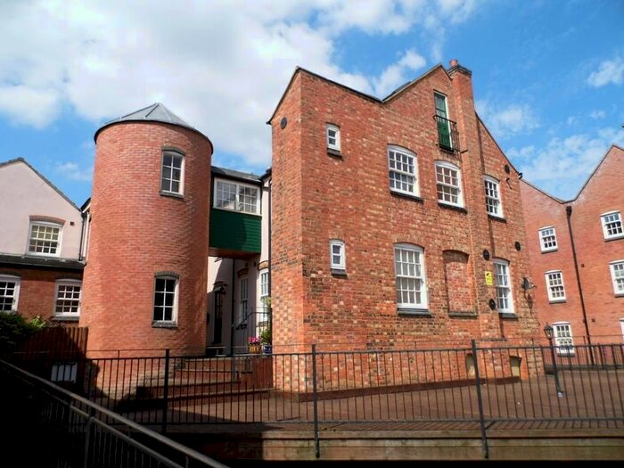 1 Bedroom Flat To Rent In Silkweavers Mews, Rothwell, Northamptonshire NN14