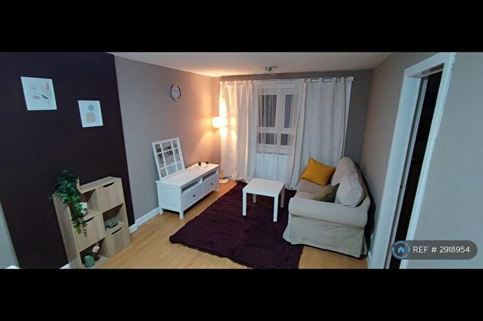 1 Bedroom Flat To Rent In South Barrwood Road, Kilsyth, G65