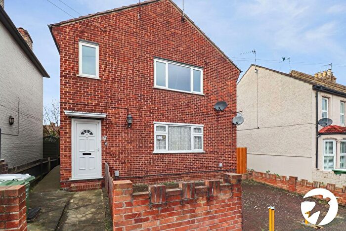 2 Bedroom Maisonette For Sale In Ripley Road, Belvedere, DA17