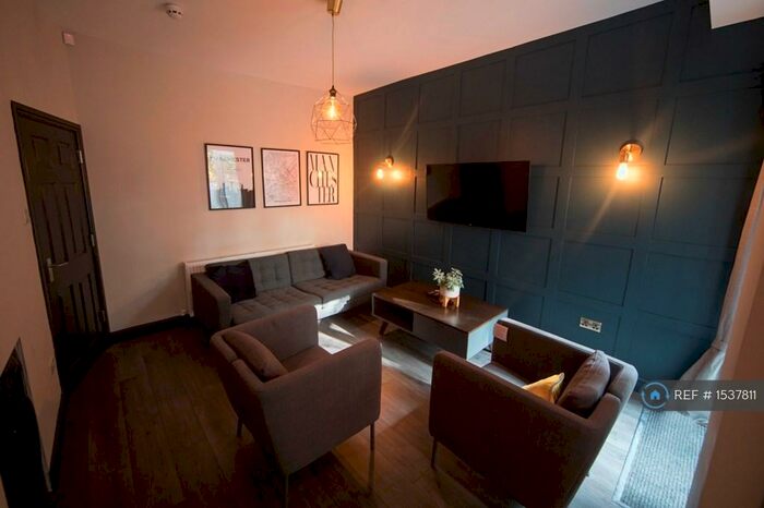 6 Bedroom Terraced House To Rent In Balmoral Road, Manchester, M14