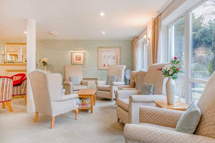1 Bedroom Flat For Sale In Dutton Court, Station Approach, Off Station Road, Cheadle Hulme, SK8