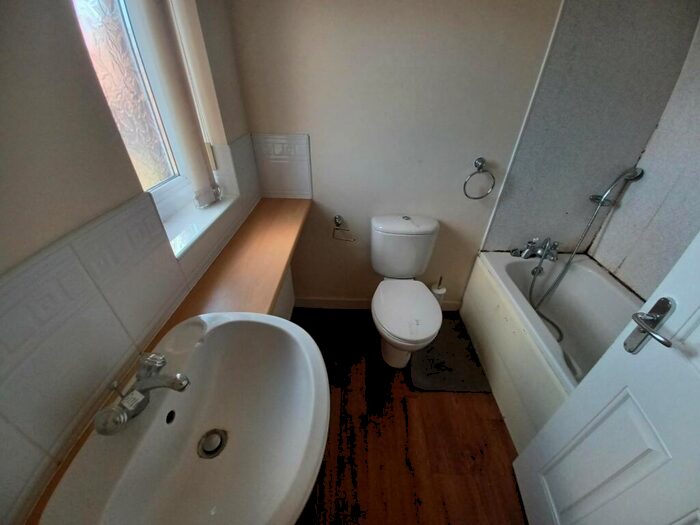 3 Bedroom Link Detached House For Sale In Old Dryburn Way, Durham, DH1