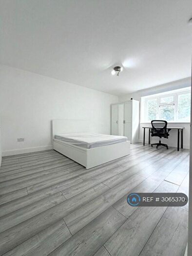 2 Bedroom Flat To Rent In St Columba Court, London, E15