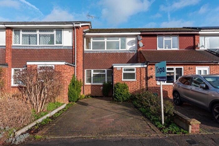 2 Bedroom Terraced House For Sale In Bois Hall Road, Addlestone, KT15