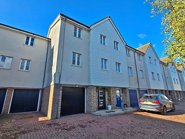 4 Bedroom Terraced House For Sale In Old Shoreham Road, Shoreham-by-Sea, BN43