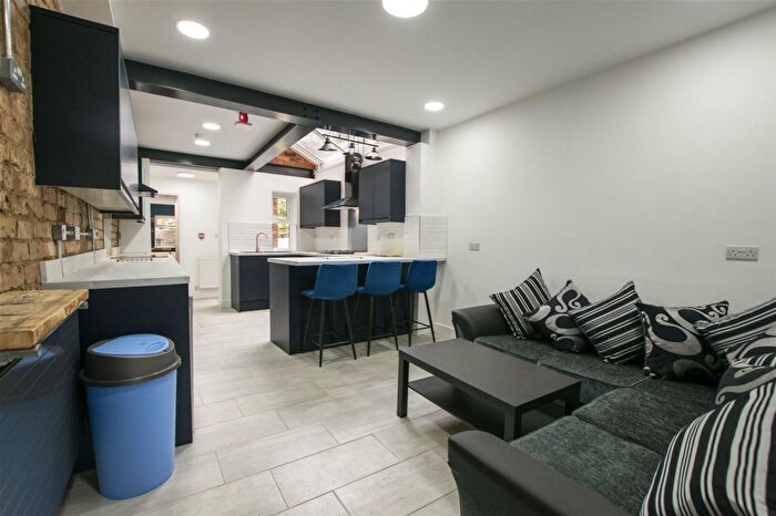 6 Bedroom House To Rent In Rookery Road, Selly Oak, Birmingham, B29