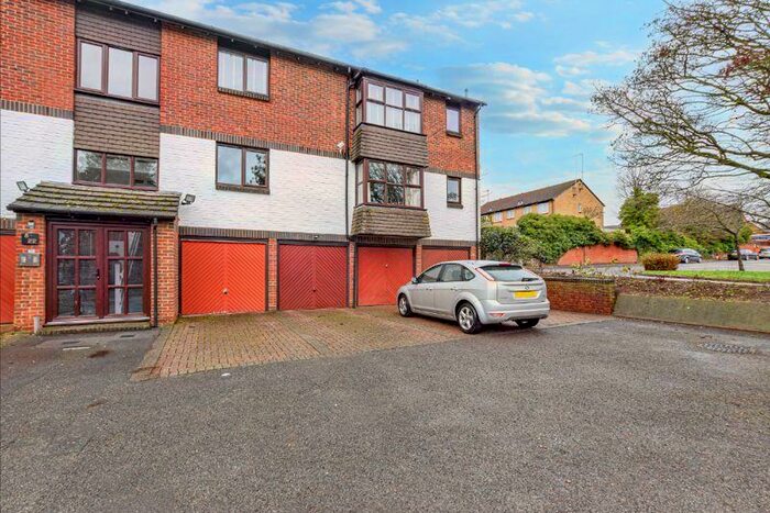 2 Bedroom Flat To Rent In Mitchell Road, Orpington, BR6