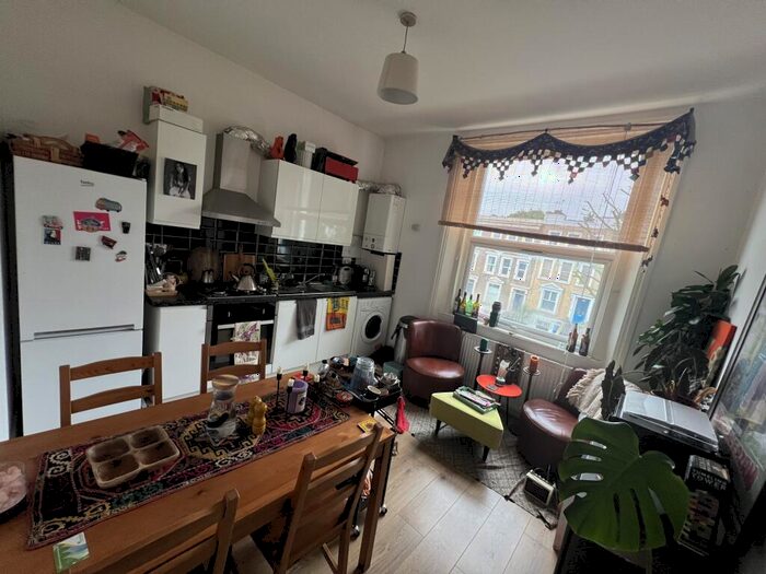 2 Bedroom Apartment To Rent In Lewisham Way, New Cross, London, SE14
