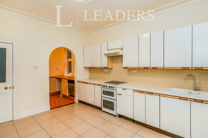 3 Bedroom Terraced House To Rent In Wadham Road Portsmouth, PO2