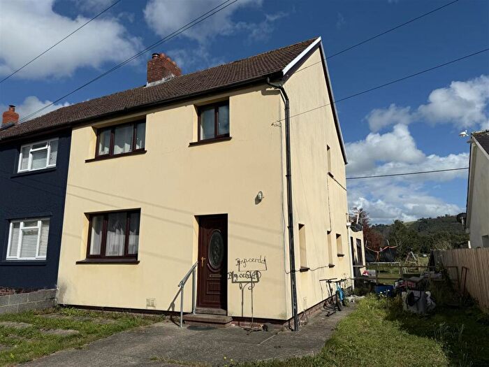 3 Bedroom House For Sale In Bro Fallen, Talsarn, Lampeter, SA48