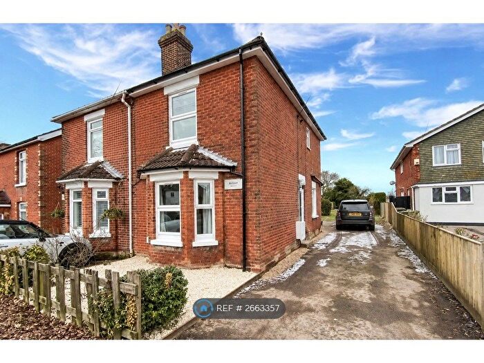 4 Bedroom Semi-Detached House To Rent In Hamble Lane, Southampton, SO31