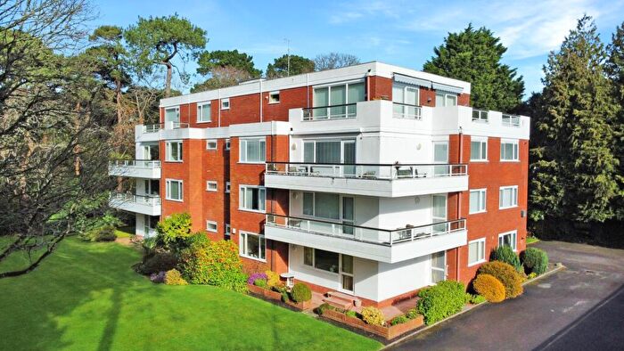 3 Bedroom Apartment For Sale In Martello Park, Canford Cliffs, BH13