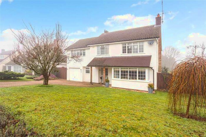 4 Bedroom Detached House For Sale In Hollycombe Close, Liphook, Hampshire, GU30
