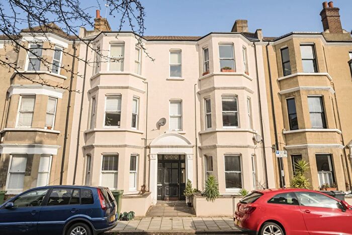 2 Bedroom Flat To Rent In Mowll Street, London, SW9