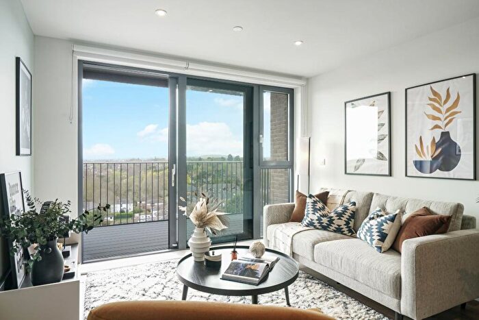 2 Bedroom Apartment To Rent In Francis House, SL6