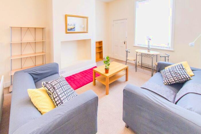 2 Bedroom Flat To Rent In Whitefield Terrace, Newcastle Upon Tyne NE6