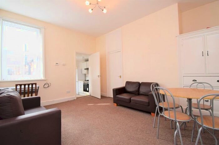 3 Bedroom Flat To Rent In Bayswater Road, Jesmond, Newcastle Upon Tyne, NE2