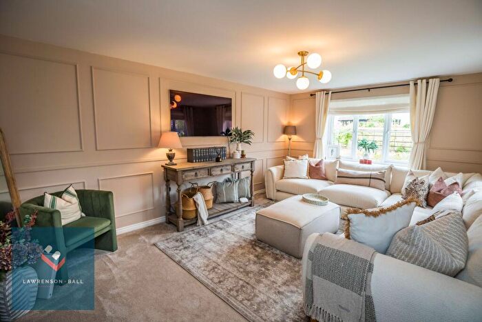 5 Bedroom Detached House For Sale In Balmoral Close, Cuddington, CW8