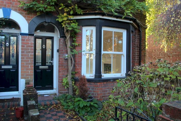 2 Bedroom End Of Terrace House To Rent In Coronation Villas, Aylesbury, Buckinghamshire, HP21