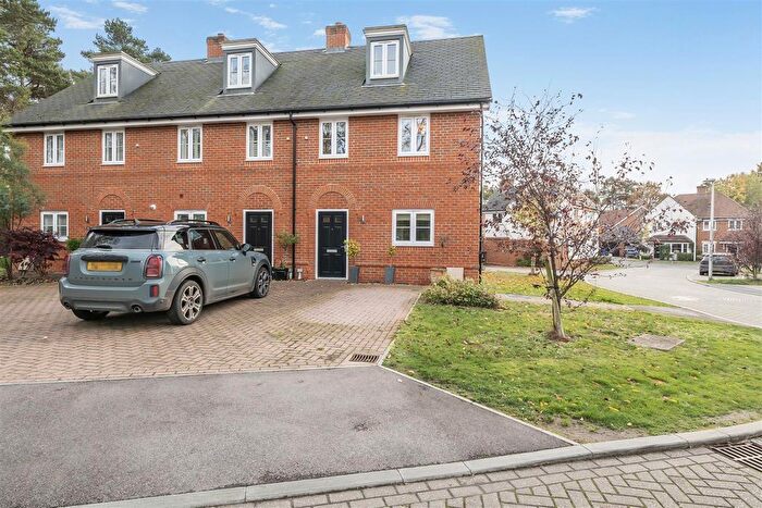 3 Bedroom End Terrace House For Sale In Charity Way, Crowthorne, Berkshire, RG45