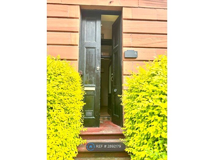 2 Bedroom Flat To Rent In Westclyffe Street, Glasgow, G41
