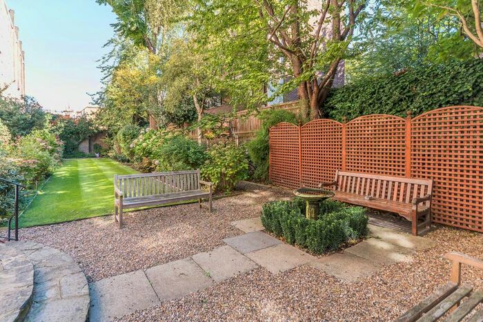 2 Bedroom Flat To Rent In Fulham Road, Chelsea, London, SW3