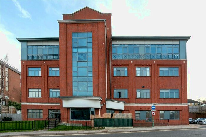 1 Bedroom Apartment To Rent In Wolsey Road, Hemel Hempstead, Hertfordshire, HP2