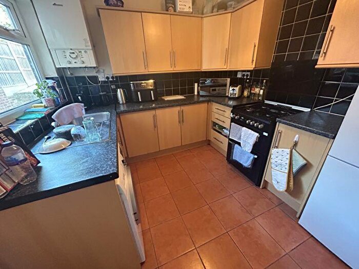 5 Bedroom Terraced House To Rent In Johnson Road, Nottingham, NG7