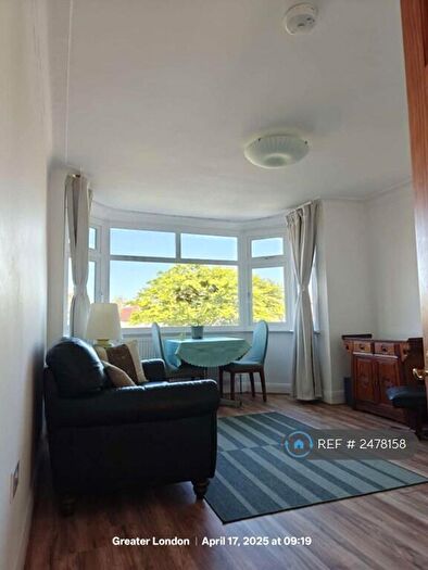 1 Bedroom Semi-Detached House To Rent In Watford Way, London, NW4