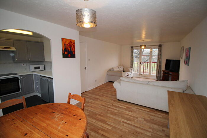 2 Bedroom Flat To Rent In Trinity Riverside, Salford, M3