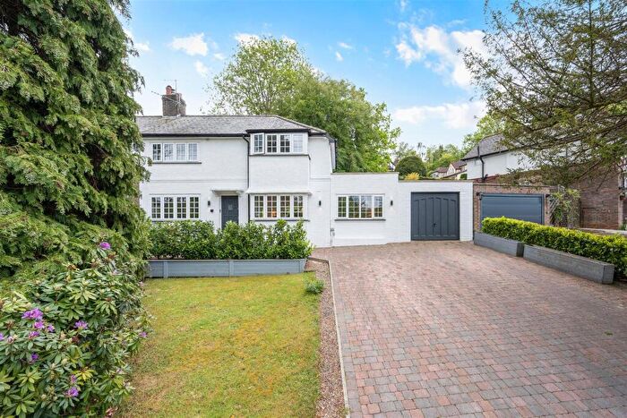 3 Bedroom House For Sale In Drive Spur, Kingswood, Tadworth, KT20