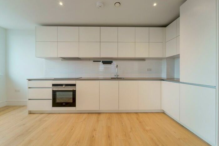 3 Bedroom Town House To Rent In Goldsmith Road, Cheltenham, Gloucestershire, GL51