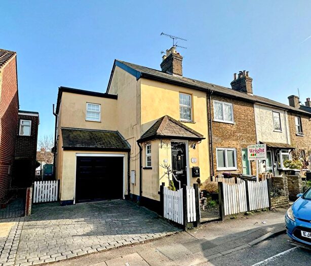 3 Bedroom Terraced House For Sale In Cambridge Road, Sawbridgeworth, CM21