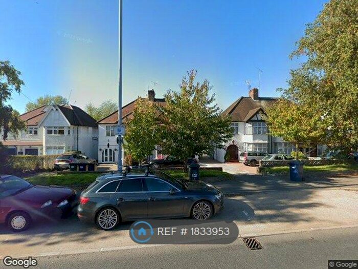 2 Bedroom Flat To Rent In Watford Way, Barnet, London, NW4