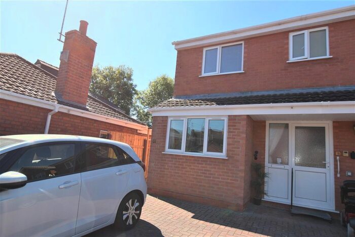 2 Bedroom Flat To Rent In Himbleton Road, Worcester, WR2