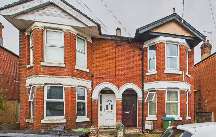 5 Bedroom Property To Rent In Harborough Road, Southampton, SO15