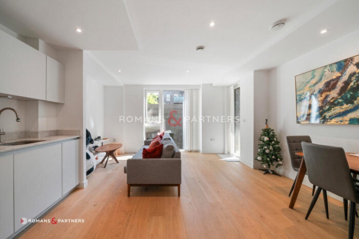 1 Bedroom Apartment For Sale In Emerson Court, Kings Cross, N1