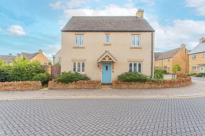 3 Bedroom Detached House For Sale In Jasmine Gardens, Tetbury, GL8