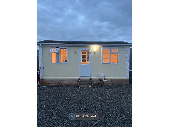 1 Bedroom Mobile/park Home To Rent In Weeping Willow, Cranleigh, GU6