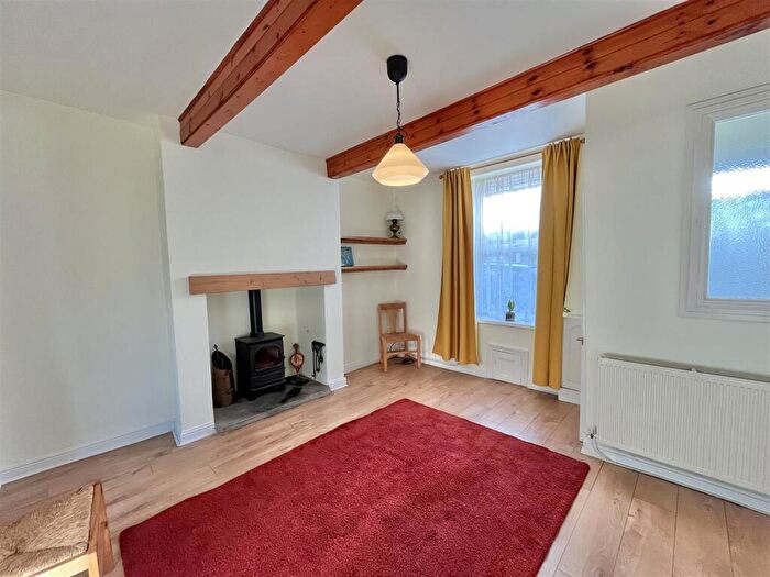 3 Bedroom Terraced House For Sale In Sheffield Road, Glossop, SK13