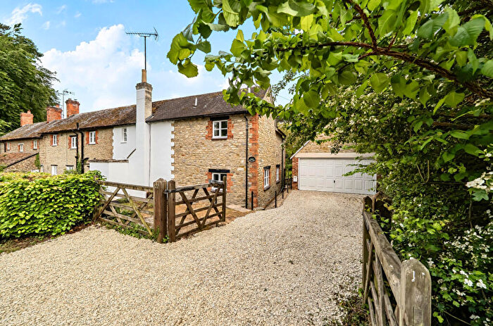 4 Bedroom Semi-Detached House For Sale In Abingdon Road, Tubney, Abingdon, OX13